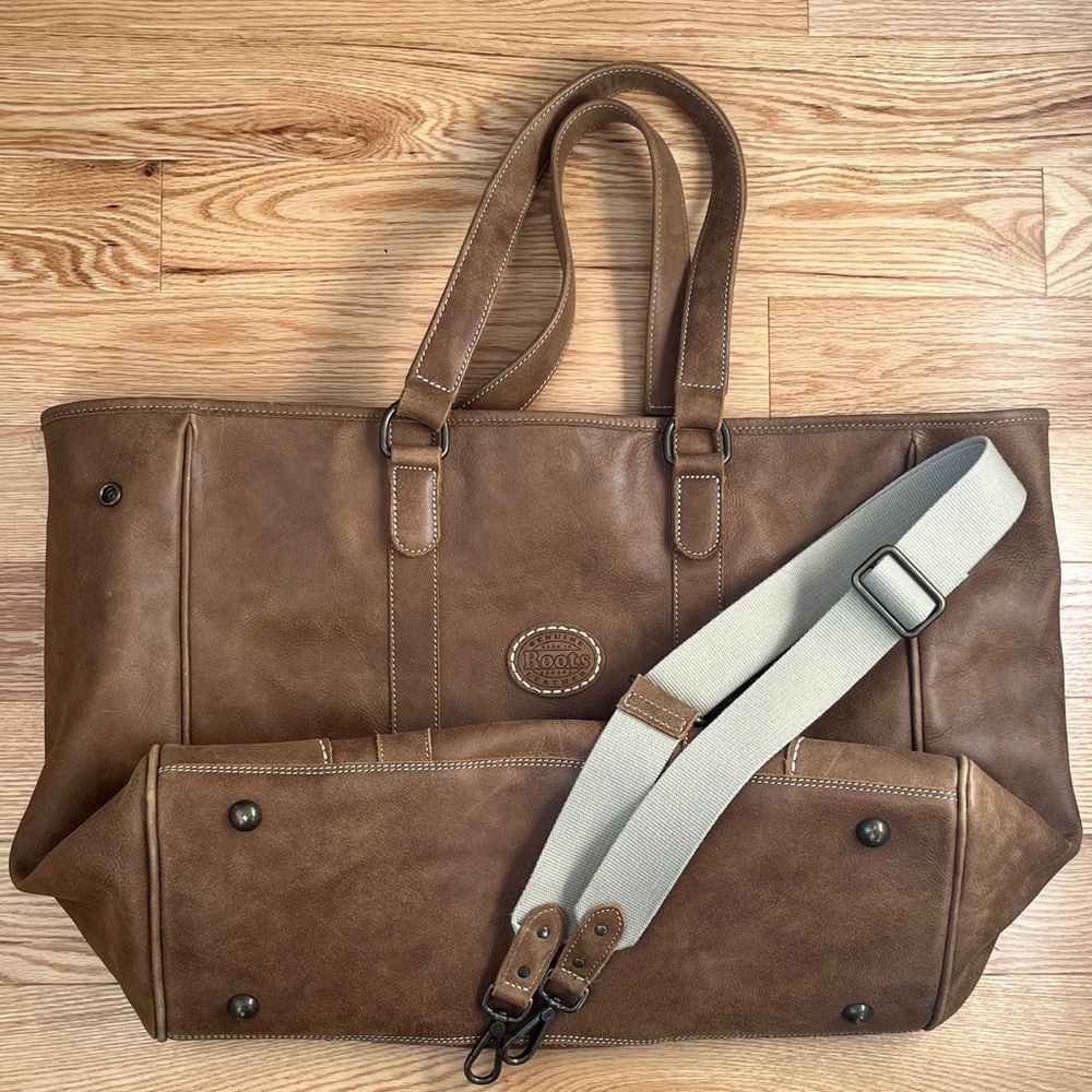 NWOT Roots Banff Tote Tribe